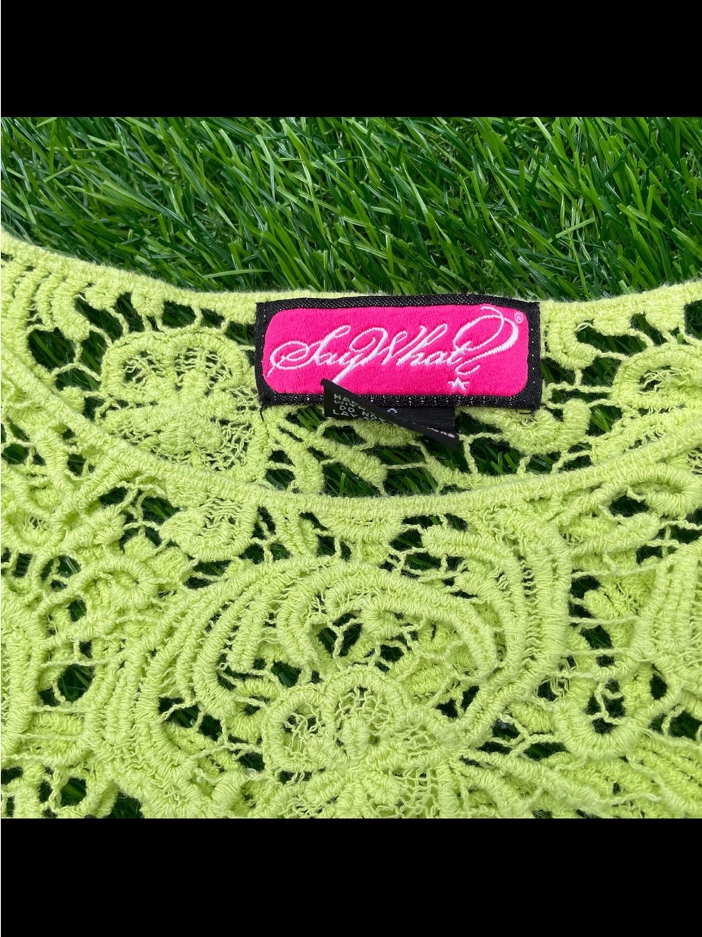 Say what? Green floral crop top - Picture 2 of 2